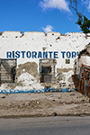 I RESTI DEL “RISTORANTE TORINO” SVENTRATO DAI COMBATTIMENTI A MOGADISCIO NEL 1993.